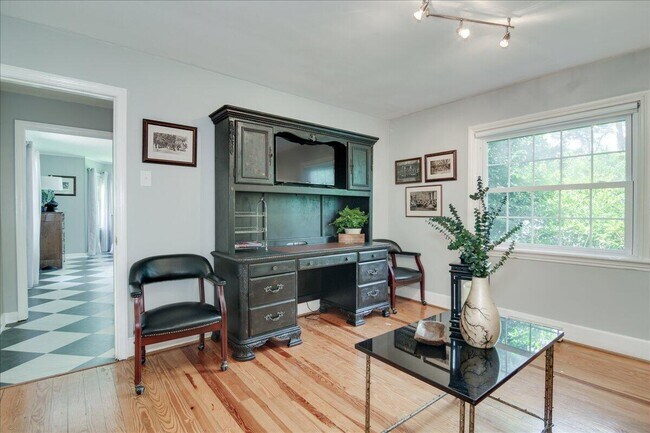 Building Photo - 452 Powderhouse Rd SE