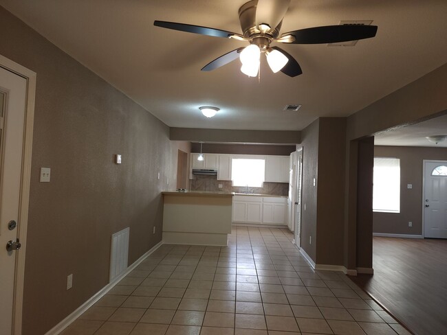 Building Photo - Freshly Renovated Home with Modern Finishes