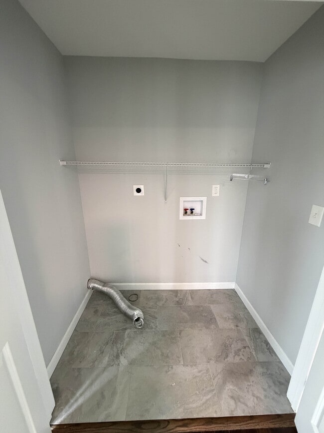 Building Photo - 309 Main St