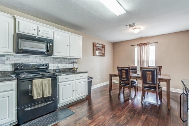 Building Photo - 28906 Llano River Loop