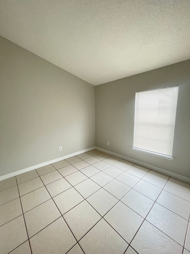 Building Photo - 312 San Gabriel St