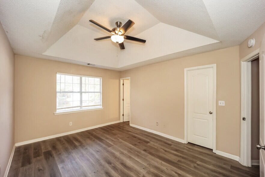 Building Photo - 255 Summer Hill Cir