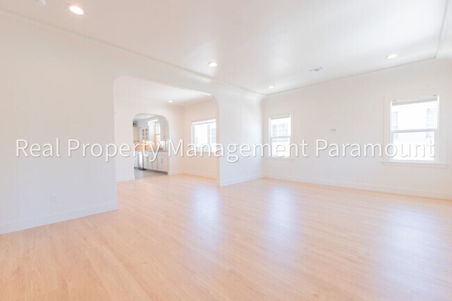 Building Photo - Beautiful Newly Renovated 3-Bedroom Home in a Prime Location