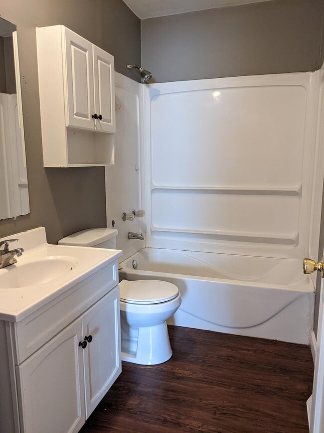 Building Photo - 1703 12th Ave