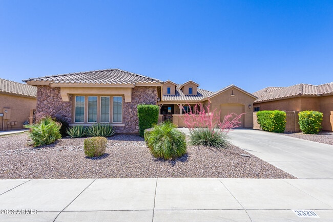 Primary Photo - 3320 S Nash Way
