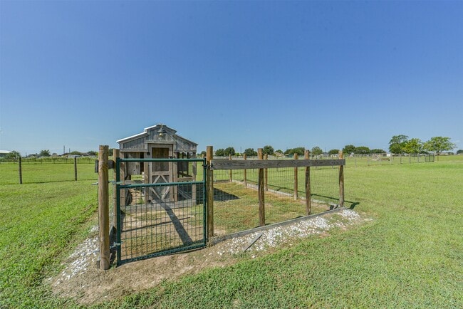 Building Photo - 3077 Dee's Cir