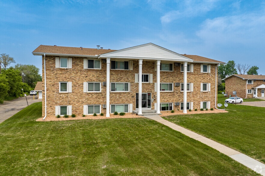 Primary Photo - Trentwood Apartments