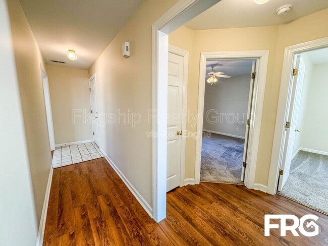 Building Photo - 5160 Deveron St