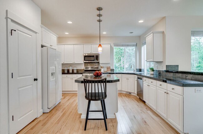 Building Photo - Stunning Bethany Home with 3,111 Sq Ft, Four Bedrooms + Dedicated Office & Covered Backyard Deck