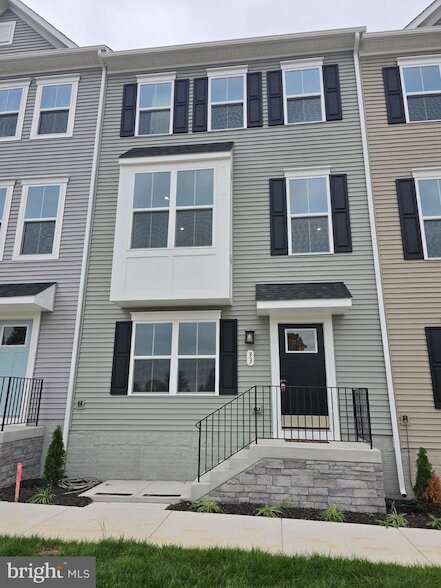 Building Photo - 33 Oasis Ave