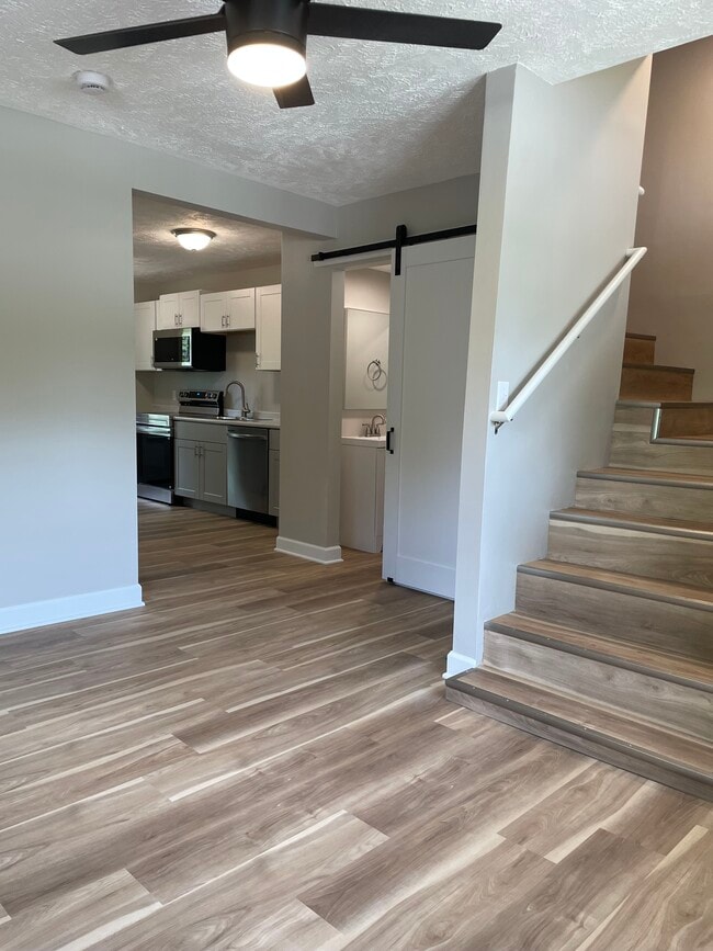 Building Photo - 503 S 1st St