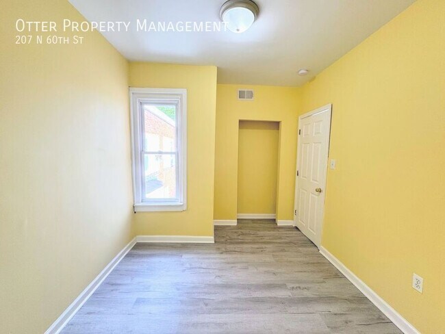 Building Photo - 207 N 60th St