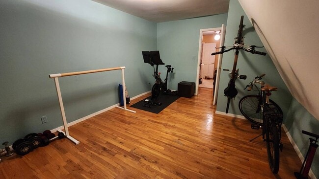 Building Photo - 1870 E 12th St