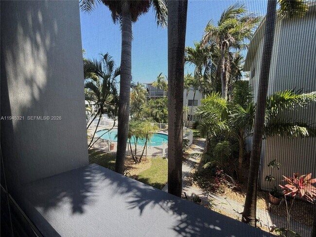 Building Photo - 1535 SE 15th St