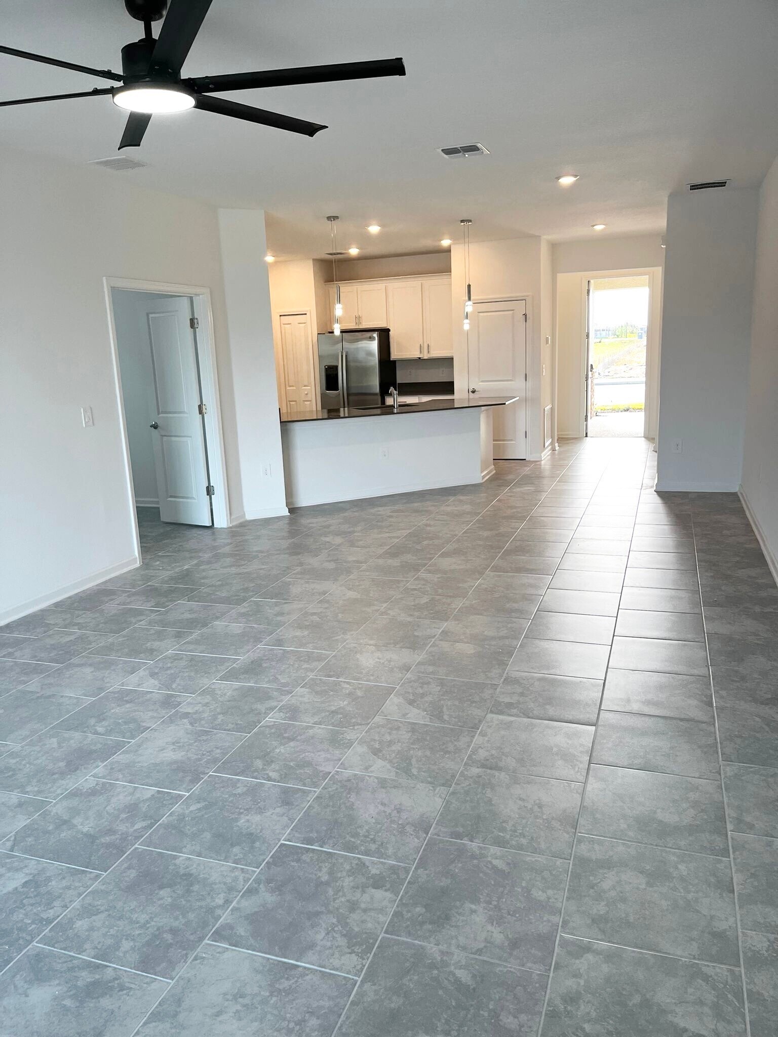 Building Photo - 8979 Chipping Square Ln