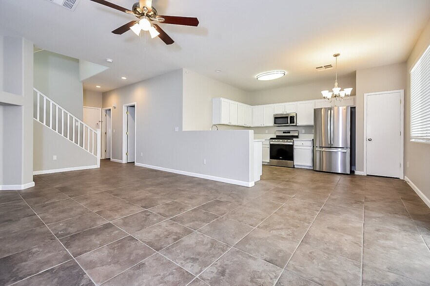 Building Photo - 3741 Mornings Dawn St