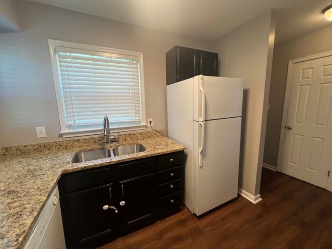 Building Photo - 4460 Roller Ct