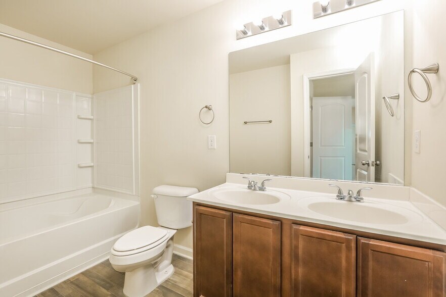 Building Photo - 302 Freeman Cir