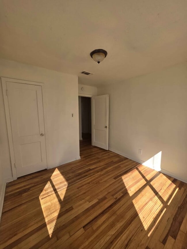 Building Photo - 2644 Canberra Ct