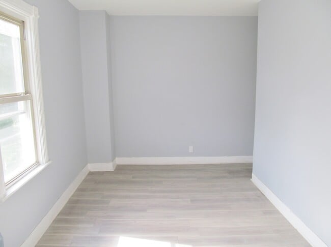 Building Photo - 11 Heckman St