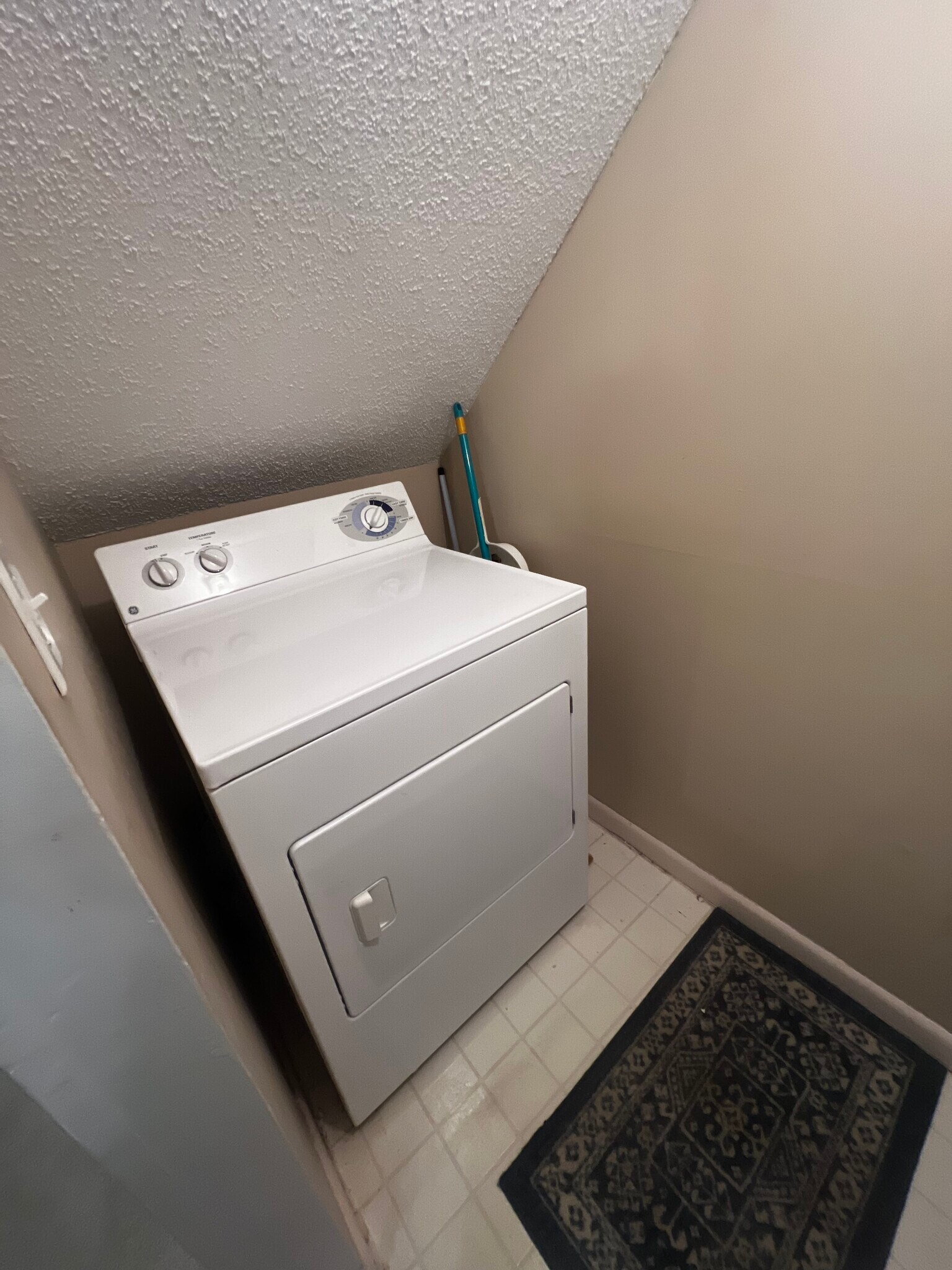 Building Photo - 301 Harbor Heights Dr