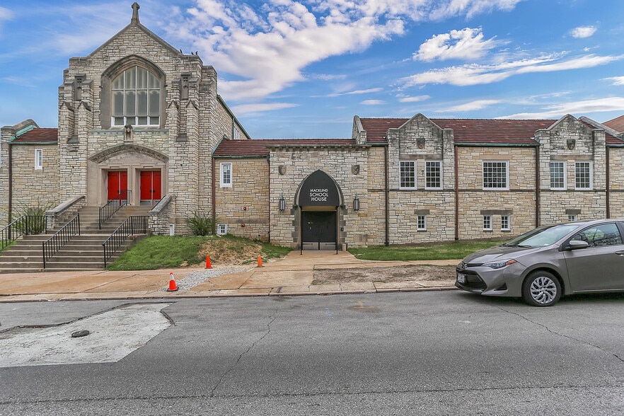 Building Photo - 4716 Macklind Ave