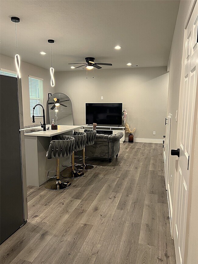 Building Photo - 19106 Sears Dr