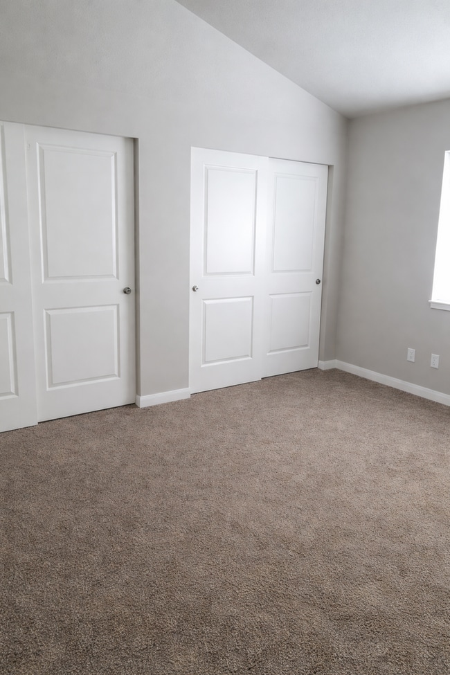 Building Photo - Newer Construction--- $2,000 gift card with a signed lease!!!