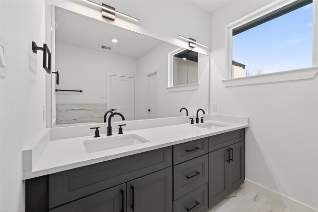 Building Photo - 971 Highland Lgt Ln