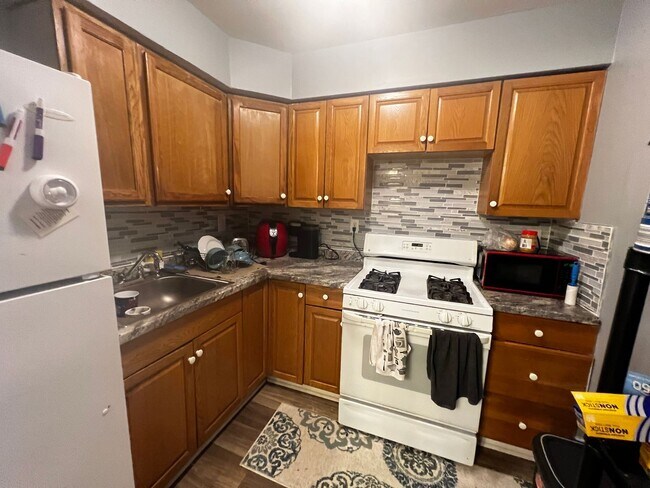 Primary Photo - 616 N 33rd St