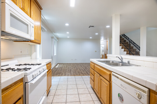 Building Photo - 1189 W 36th St