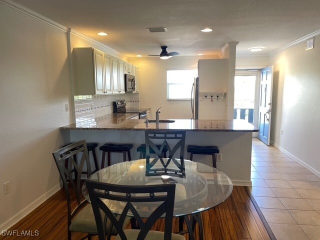 Building Photo - 632 Victoria Dr