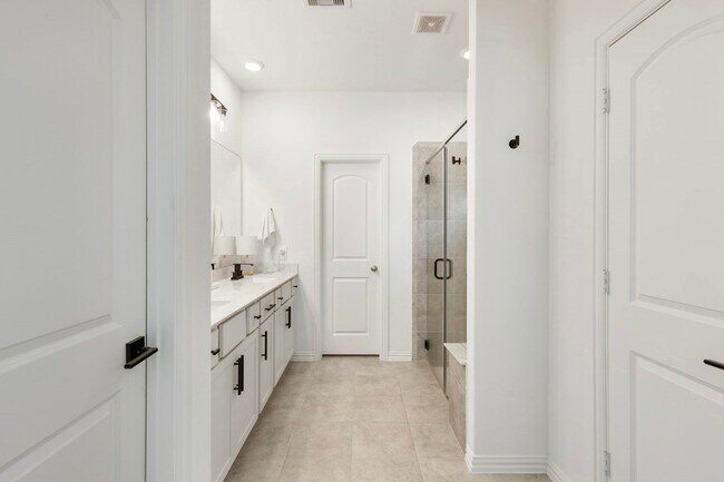 Building Photo - 845 Spruce Pine Dr