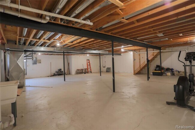 Building Photo - 52245 Silvanna Ln