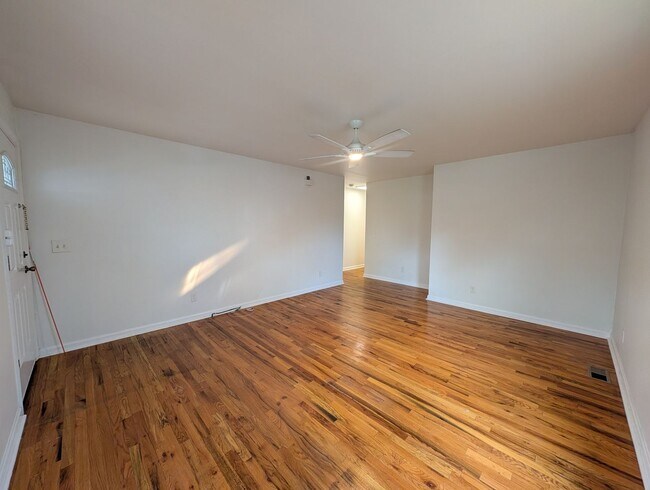 Building Photo - 511 Sewall Ave