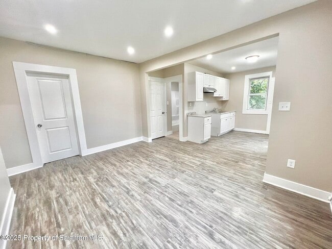 Building Photo - 921 Hamm Ct