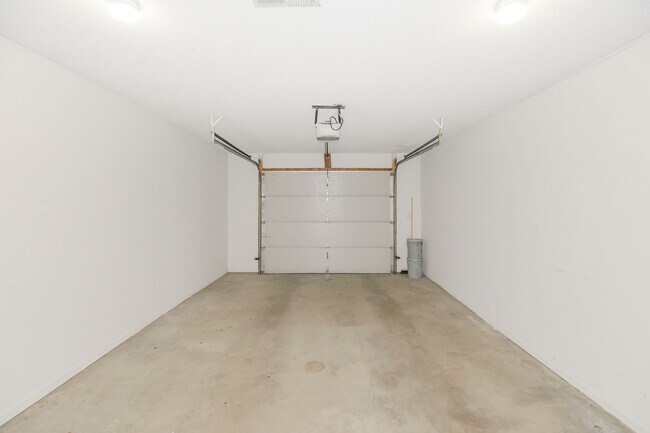Building Photo - 24 Wallingford Dr