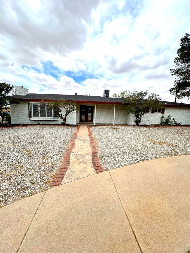 Building Photo - 139 Clairemont Rd