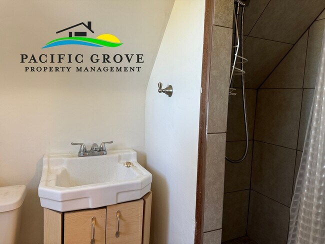 Building Photo - Delightful 3-Bedroom, 2 bath home in Pacif...