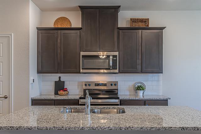 Building Photo - 736 Thorn Crk Dr