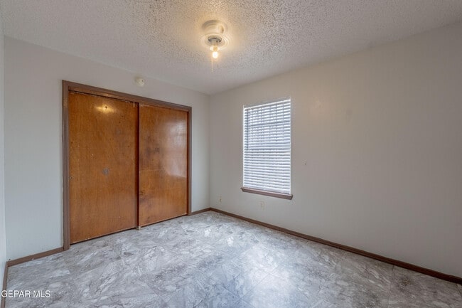 Building Photo - 921 Wier Ln