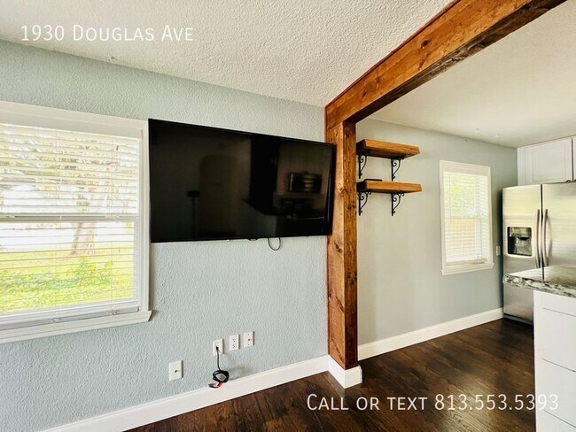 Building Photo - 1930 Douglas Ave