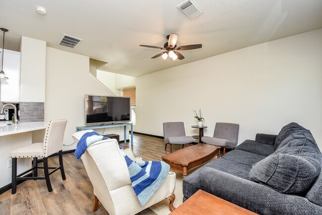 Building Photo - 87 Blue Creek Pl