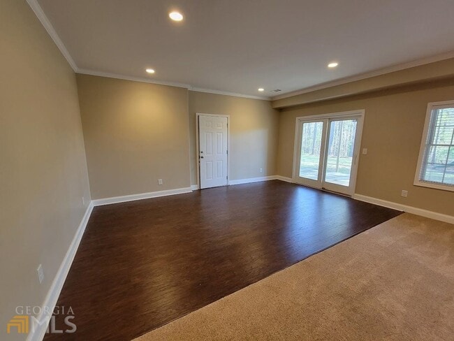 Building Photo - 125 Farmington Dr