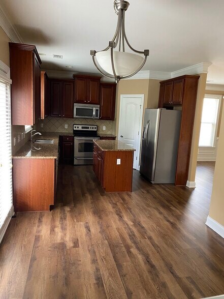 Kitchen - 3715 Seaton Dr
