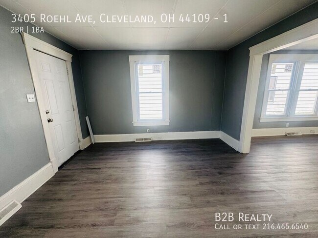 Building Photo - 3405 Roehl Ave