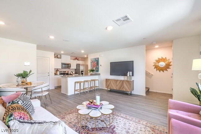 Building Photo - 4966 Fern Mesa Ave