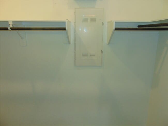 Building Photo - 24978 Tidmor Ln