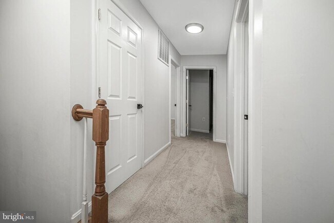 Building Photo - 33 St Williams Way