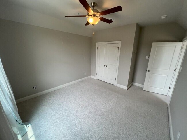 Building Photo - Beautiful 4-Bedroom Home in The Magnificen...